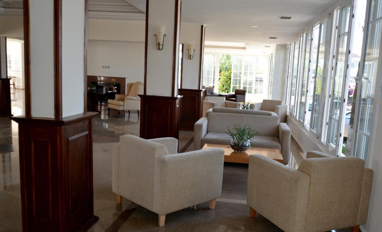 Club Lapethos Bungalow 凯里尼亚 外观 照片