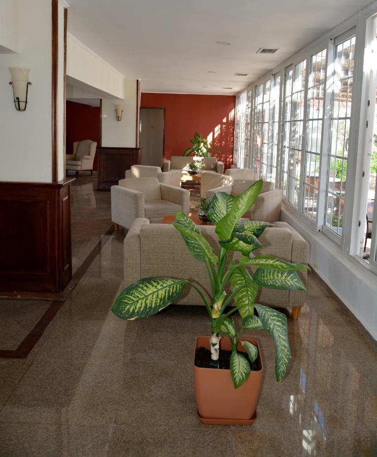 Club Lapethos Bungalow 凯里尼亚 外观 照片